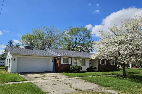 315 N Maple St, Windsor, IL 61957 photo 12
