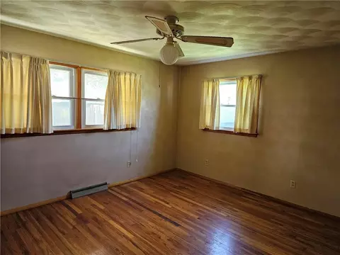 315 N Maple St, Windsor, IL 61957 photo 9