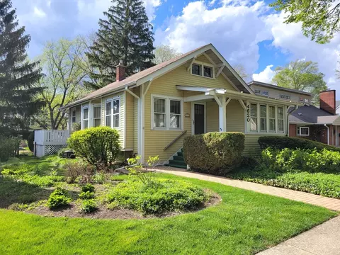 4620 Forest Ave, Downers Grove, IL 60515