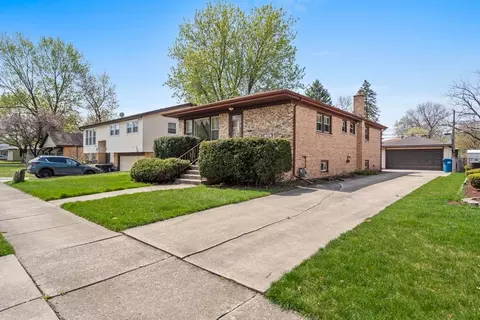 Exterior - 14344 Kolin Ave, Midlothian, IL 60445 photo 2 of 5