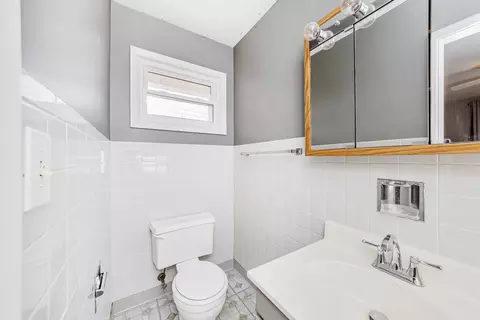 Bath - 7 University Ct, Normal, IL 61761 photo 3 of 5