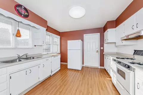 Kitchen - 7 University Ct, Normal, IL 61761 photo 1 of 3