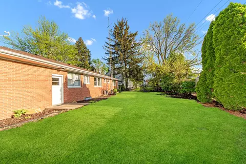 Exterior - 7 University Ct, Normal, IL 61761 photo 5 of 9