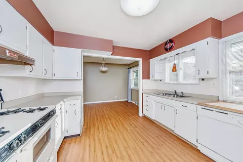 Kitchen - 7 University Ct, Normal, IL 61761 photo 2 of 3