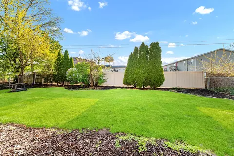 Exterior - 7 University Ct, Normal, IL 61761 photo 8 of 9
