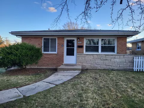1213 16th St, North Chicago, IL 60064