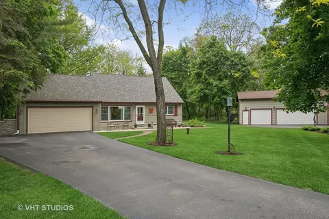 16952 W Jonathan Ln, Gurnee, IL 60031