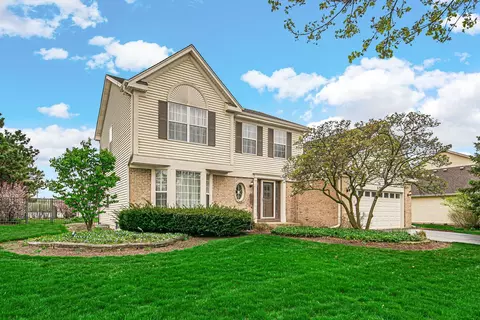 1287 Crystal Shore Dr, Carol Stream, IL 60188