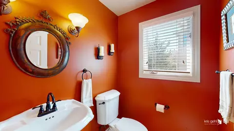 Bath - 1129 Chadwick Ct, Aurora, IL 60502 photo 1 of 5