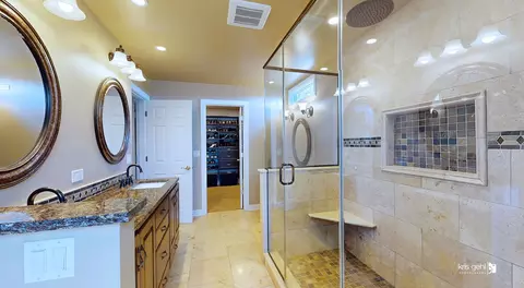 Bath - 1129 Chadwick Ct, Aurora, IL 60502 photo 2 of 5