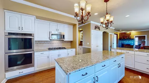 Kitchen - 1129 Chadwick Ct, Aurora, IL 60502 photo 4 of 5