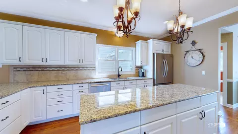 Kitchen - 1129 Chadwick Ct, Aurora, IL 60502 photo 3 of 5