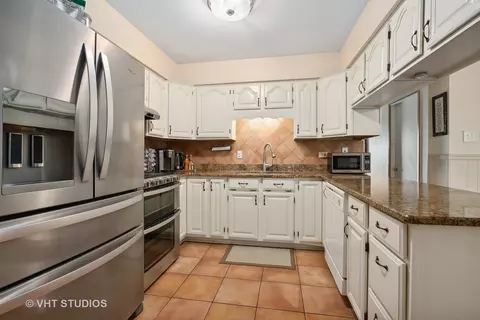 Kitchen - 6248 157th St, Oak Forest, IL 60452 photo 1 of 1