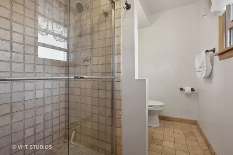 Bath - 6248 157th St, Oak Forest, IL 60452 photo 1 of 4