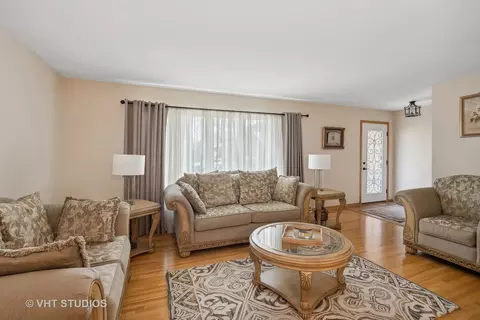 Living - 6248 157th St, Oak Forest, IL 60452 photo 1 of 4