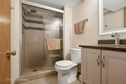 Bath - 6248 157th St, Oak Forest, IL 60452 photo 4 of 4