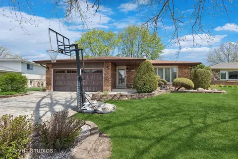Exterior - 6248 157th St, Oak Forest, IL 60452 photo 2 of 5