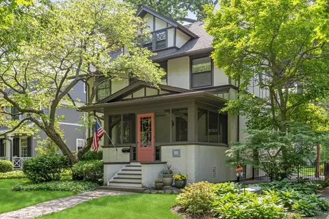 225 9th St, Wilmette, IL 60091