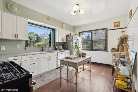 Kitchen - 9901 S Bell Ave, Chicago, IL 60643 photo 1 of 3