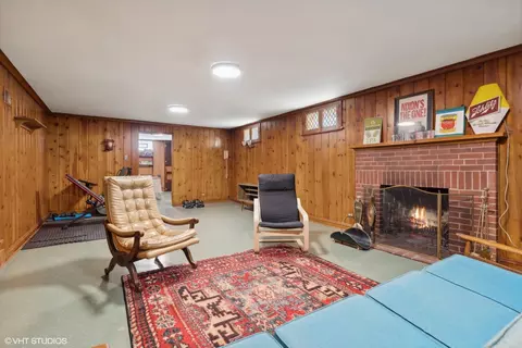 Living - 9901 S Bell Ave, Chicago, IL 60643 photo 6 of 6