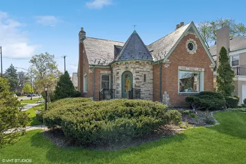 Exterior - 9901 S Bell Ave, Chicago, IL 60643 photo 2 of 7