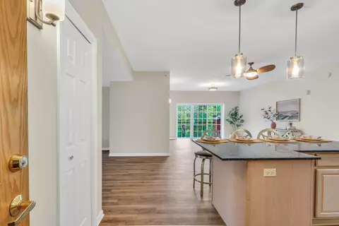 1479 N Milwaukee Ave #403, Libertyville, IL 60048 photo 4