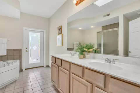 1479 N Milwaukee Ave #403, Libertyville, IL 60048 photo 13