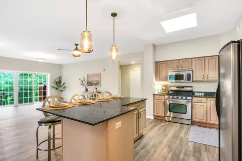 1479 N Milwaukee Ave #403, Libertyville, IL 60048 photo 5