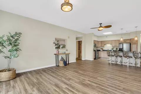 1479 N Milwaukee Ave #403, Libertyville, IL 60048 photo 11