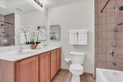 1479 N Milwaukee Ave #403, Libertyville, IL 60048 photo 16