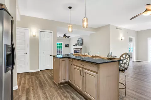 1479 N Milwaukee Ave #403, Libertyville, IL 60048 photo 8