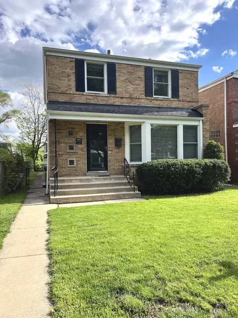 2905 W Chase Ave, Chicago, IL 60645