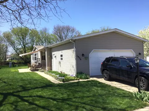 1036 Autumn Dr, Belvidere, IL 61008