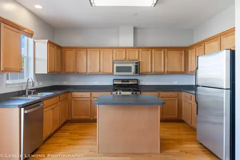 286 Broadmoor Ln, Bartlett, IL 60103 photo 6