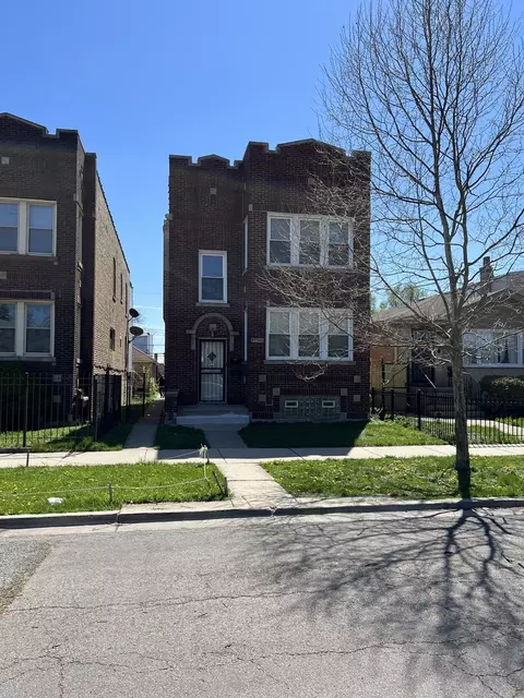 4421 W Iowa St, Chicago, IL 60651