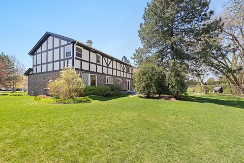 Exterior - 215 Astor Pl, Northbrook, IL 60062 photo 6 of 6