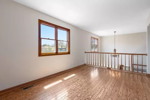 Entry Way - 215 Astor Pl, Northbrook, IL 60062 photo 2 of 2