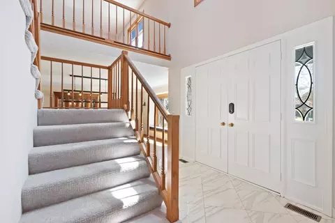 Entry Way - 215 Astor Pl, Northbrook, IL 60062 photo 1 of 2