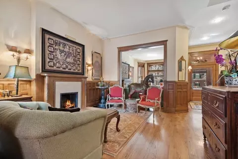 Living - 50 E Cedar St, Chicago, IL 60611 photo 3 of 6