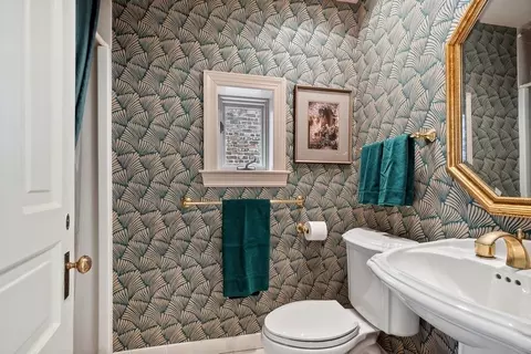 Bath - 50 E Cedar St, Chicago, IL 60611 photo 4 of 4