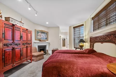 Bedroom - 50 E Cedar St, Chicago, IL 60611 photo 2 of 5