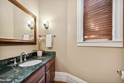 Bath - 50 E Cedar St, Chicago, IL 60611 photo 1 of 4