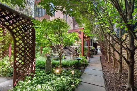 Exterior - 50 E Cedar St, Chicago, IL 60611 photo 15 of 15