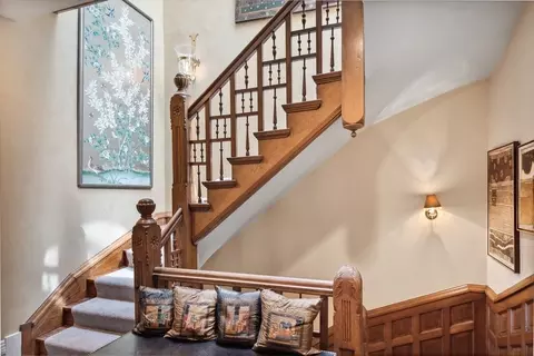 Entry Way - 50 E Cedar St, Chicago, IL 60611 photo 1 of 1
