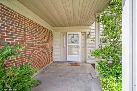 623 Dorset Ct, Wheeling, IL 60090 photo 3