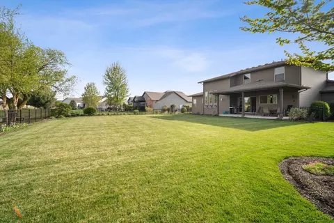 Exterior - 2712 Piney Run, Bloomington, IL 61705 photo 6 of 8