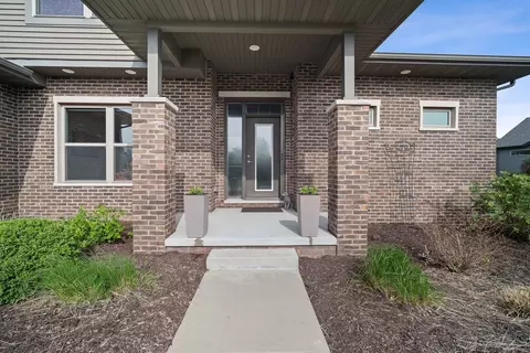Exterior - 2712 Piney Run, Bloomington, IL 61705 photo 3 of 8