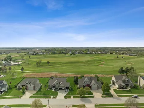 View/Area - 2712 Piney Run, Bloomington, IL 61705 photo 8 of 9