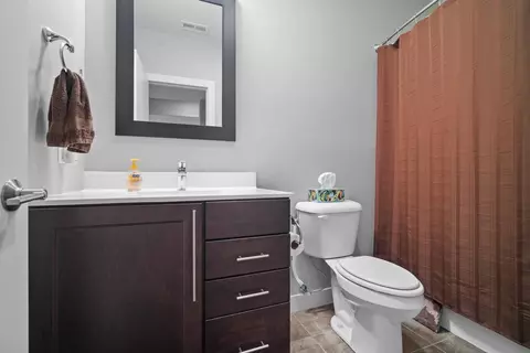 Bath - 2712 Piney Run, Bloomington, IL 61705 photo 5 of 5