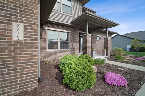 Exterior - 2712 Piney Run, Bloomington, IL 61705 photo 2 of 8